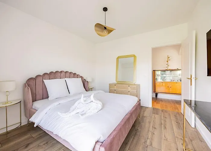 3 Bedroom #3sdb#champ De Mars# Eiffel Tower *